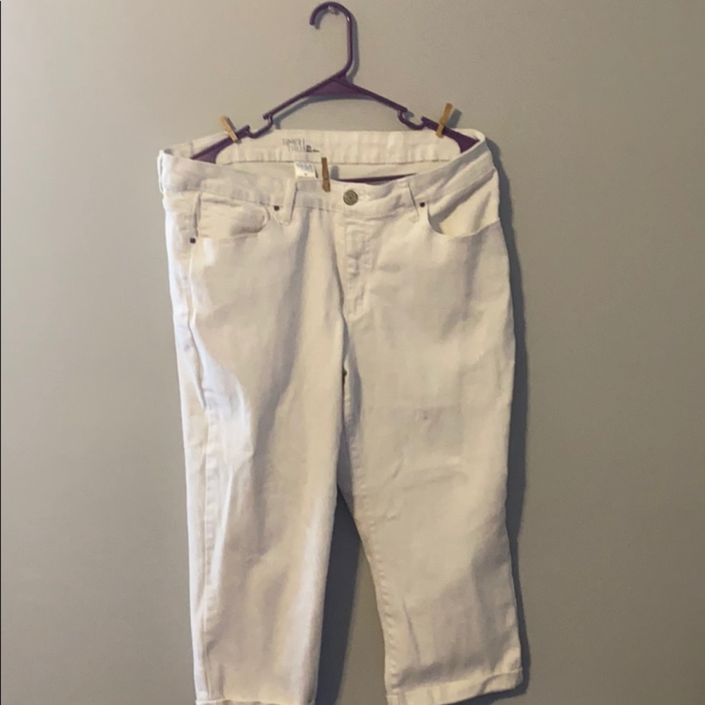 Time & Tru Capri Jeans